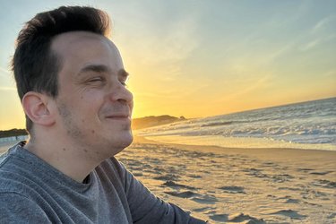 Mann am Strand